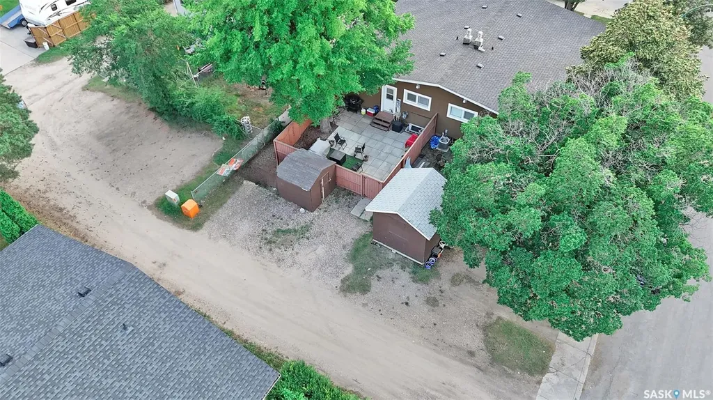 13 Carleton Drive Saskatoon SK S7H 3N7
