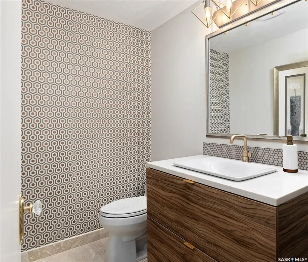323 Mallin Crescent Saskatoon SK S7K 7X2