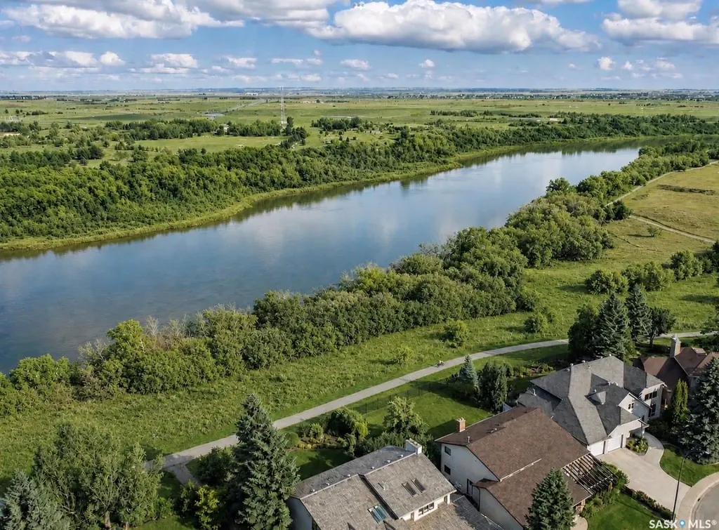 323 Mallin Crescent Saskatoon SK S7K 7X2
