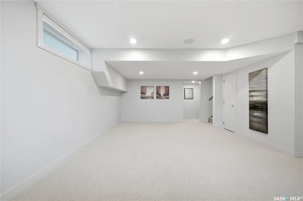 323 Mallin Crescent Saskatoon SK S7K 7X2