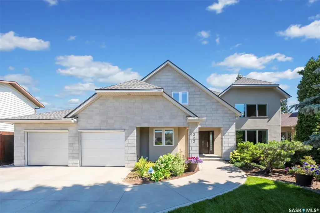 323 Mallin Crescent Saskatoon SK S7K 7X2