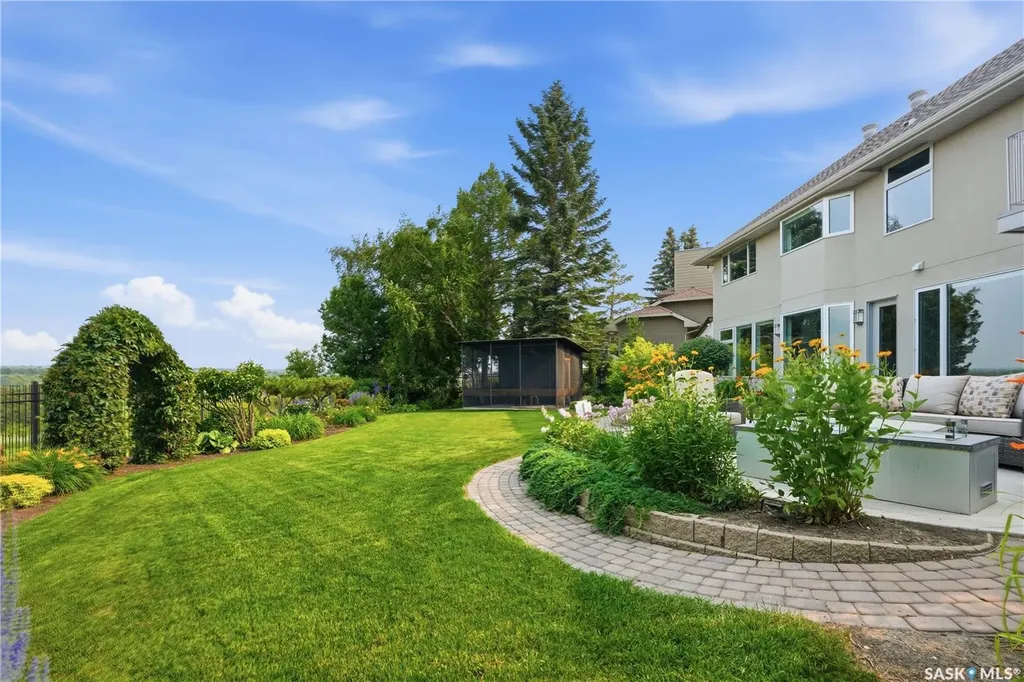 323 Mallin Crescent Saskatoon SK S7K 7X2