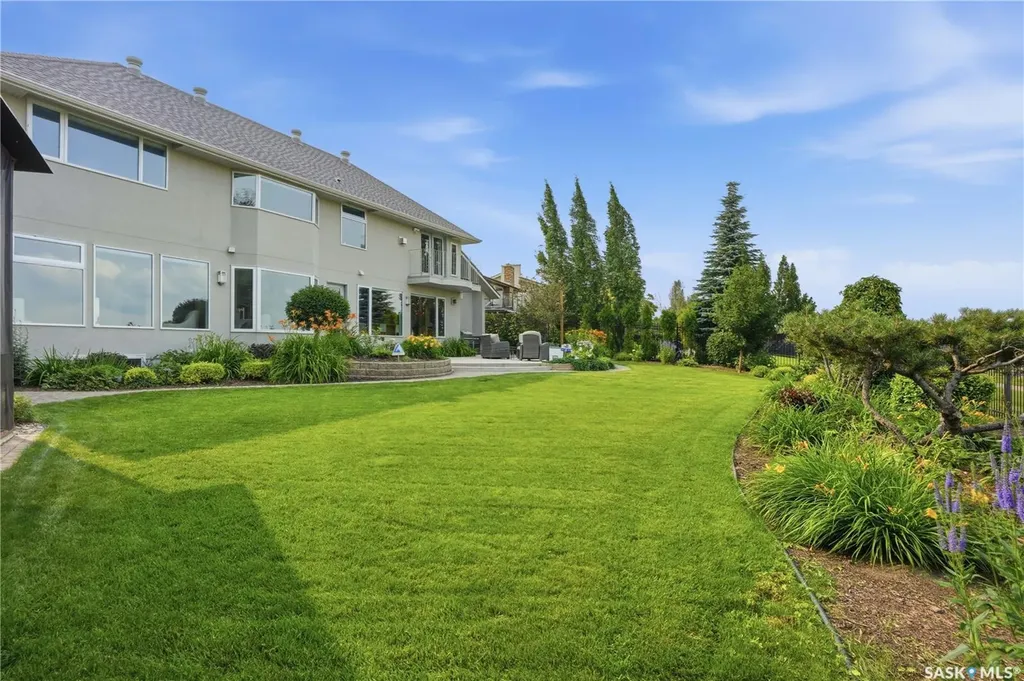 323 Mallin Crescent Saskatoon SK S7K 7X2