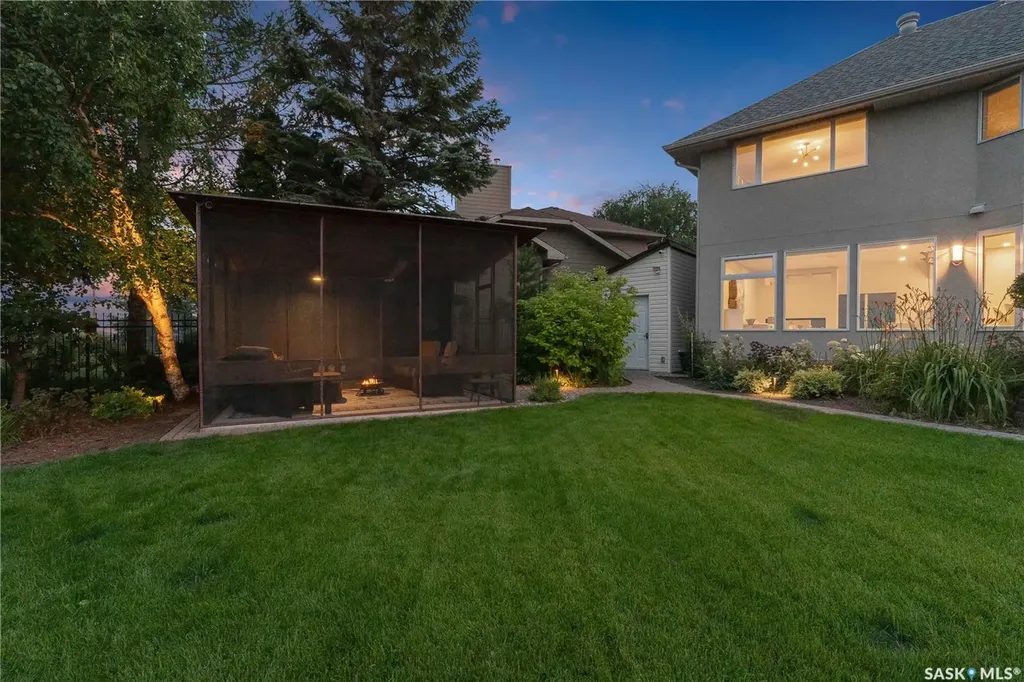 323 Mallin Crescent Saskatoon SK S7K 7X2