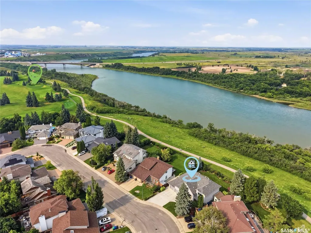 323 Mallin Crescent Saskatoon SK S7K 7X2