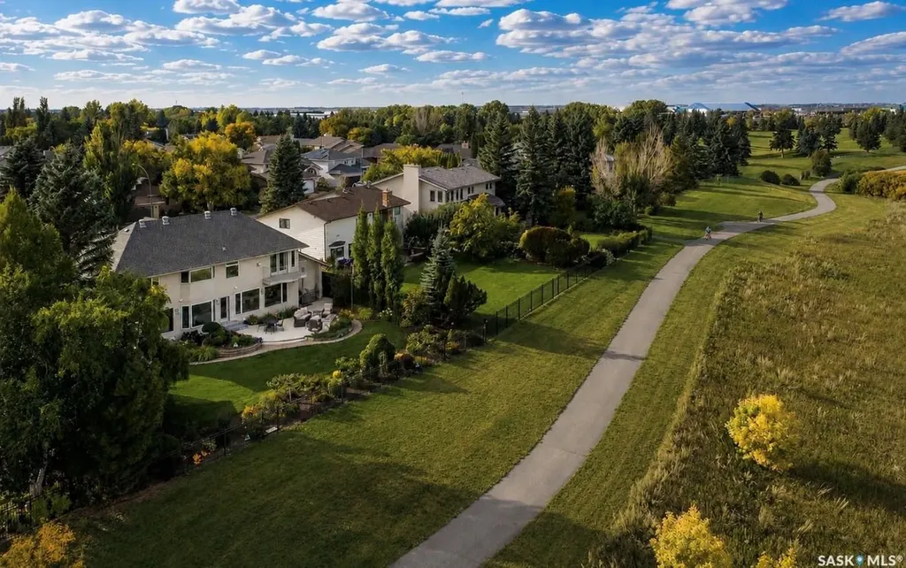 323 Mallin Crescent Saskatoon SK S7K 7X2