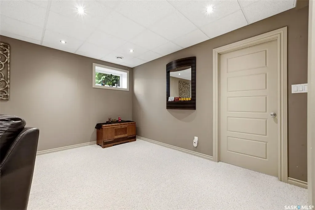 1548 Maple Hill Crescent N Regina SK S4X 0E8