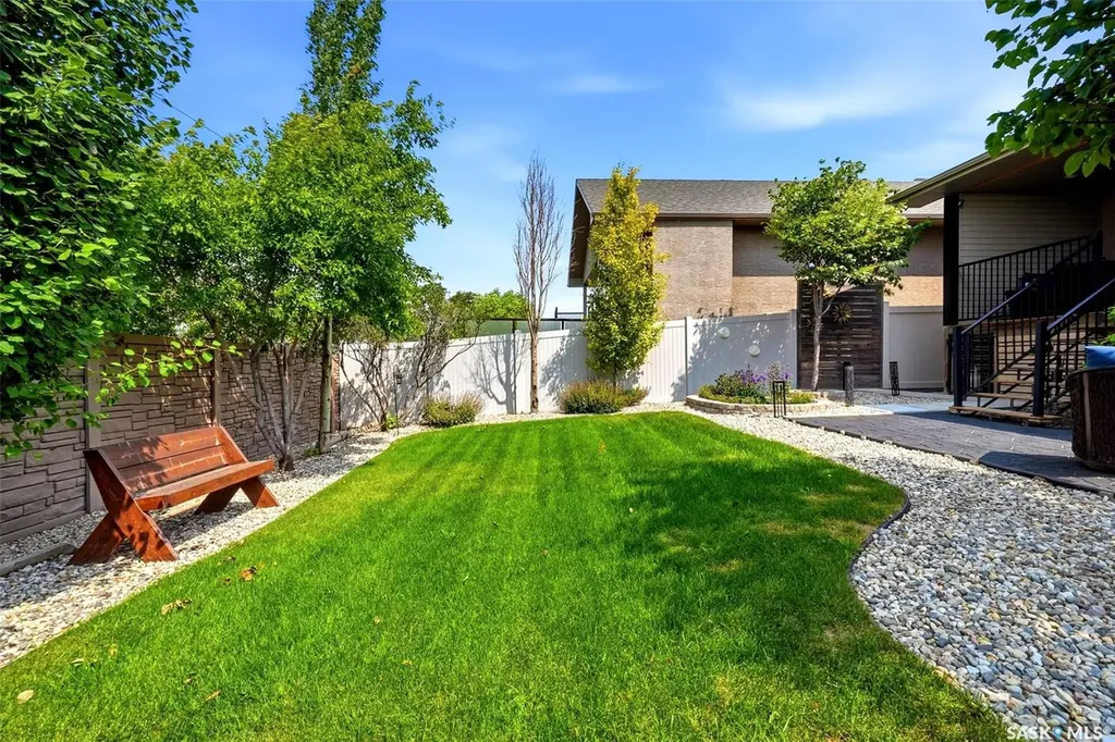 1548 Maple Hill Crescent N Regina SK S4X 0E8