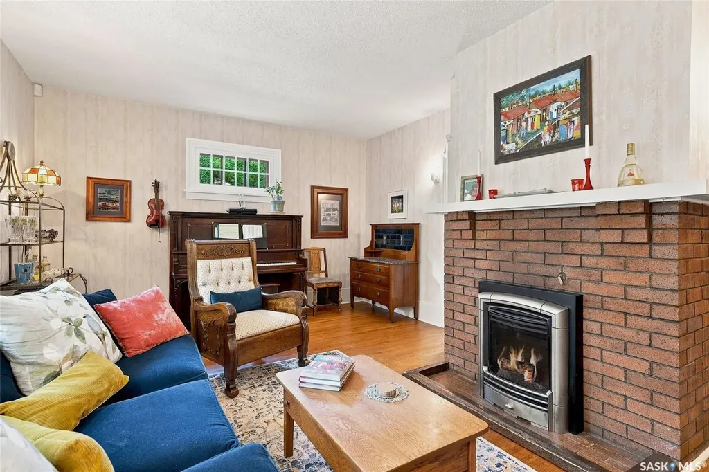 630 8th Avenue N Saskatoon SK S7K 2W8