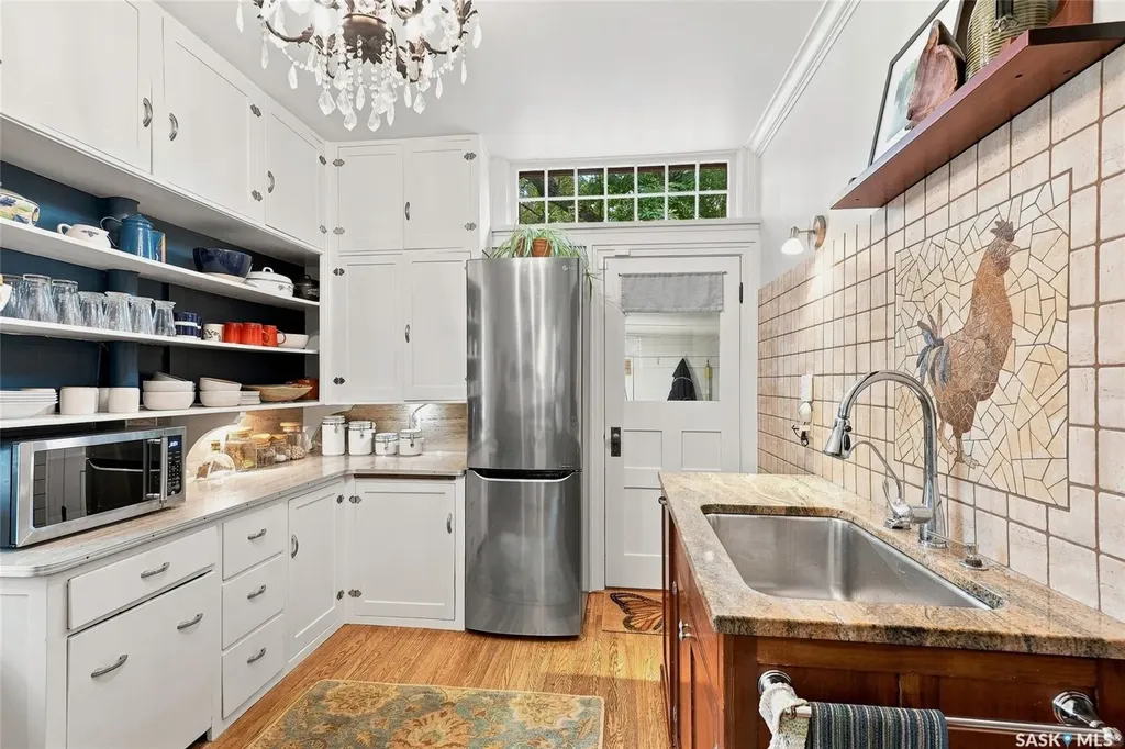 630 8th Avenue N Saskatoon SK S7K 2W8