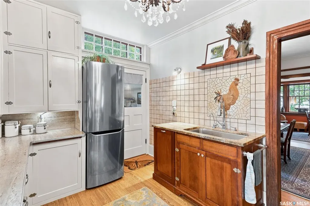 630 8th Avenue N Saskatoon SK S7K 2W8