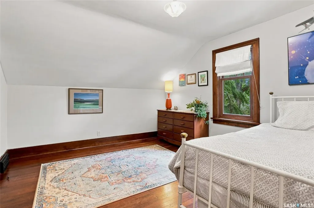 630 8th Avenue N Saskatoon SK S7K 2W8