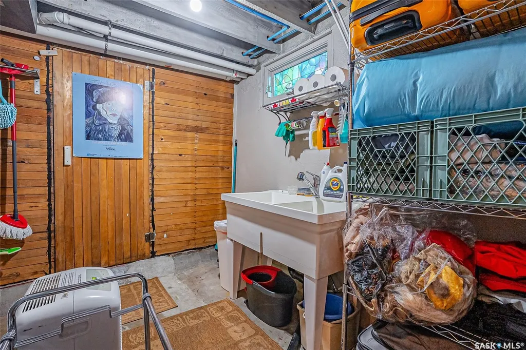 630 8th Avenue N Saskatoon SK S7K 2W8