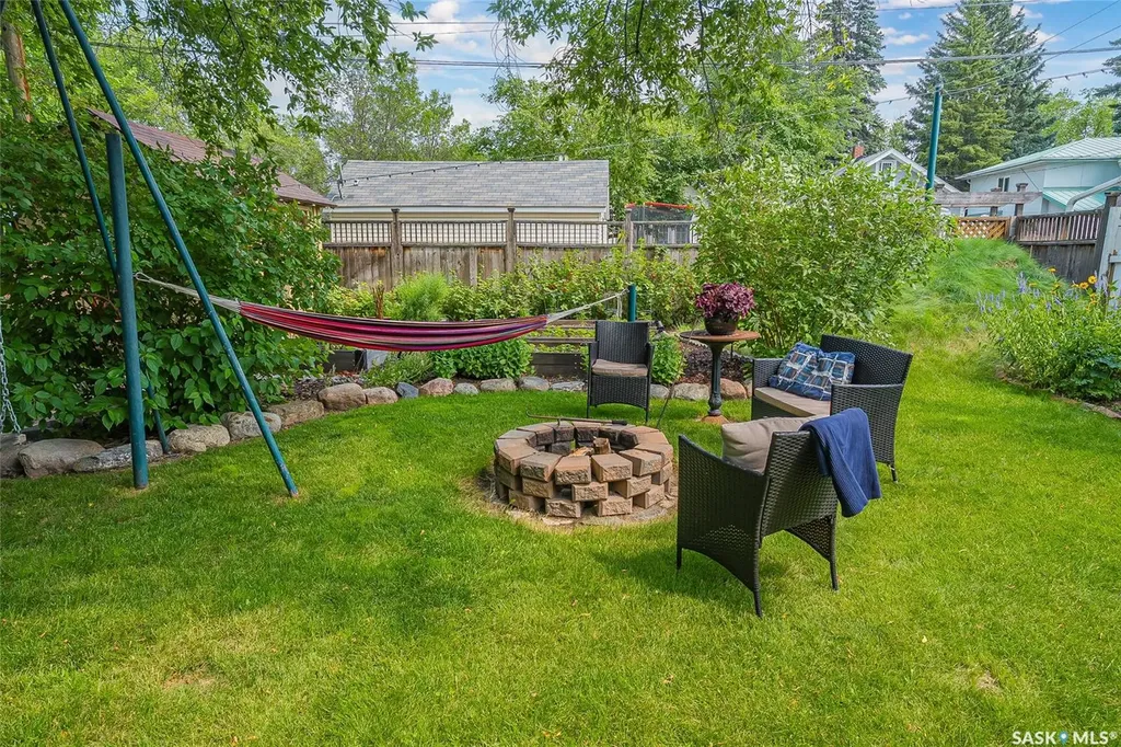 630 8th Avenue N Saskatoon SK S7K 2W8