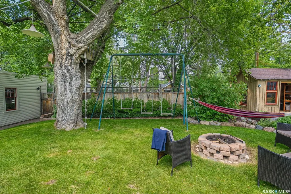 630 8th Avenue N Saskatoon SK S7K 2W8