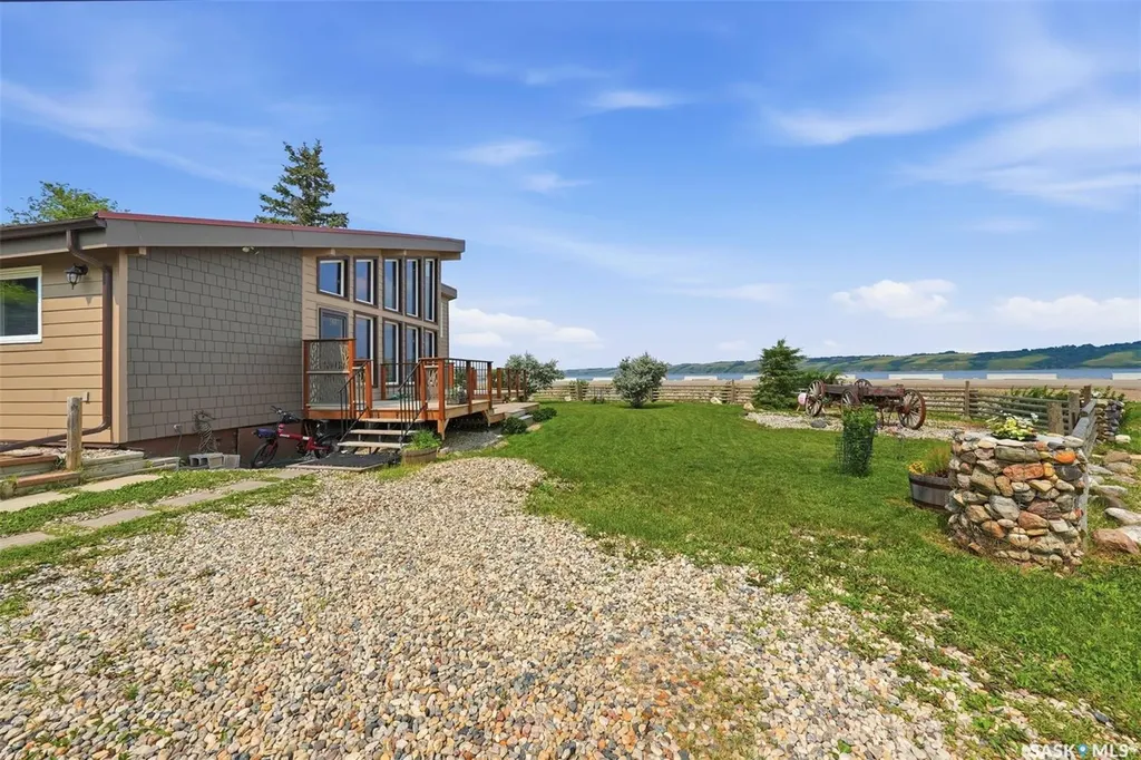 402 Lake Avenue Manitou Beach SK S0K 4T1
