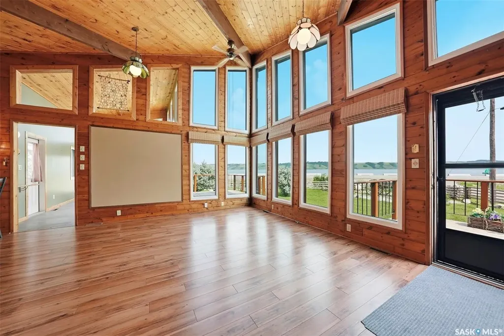402 Lake Avenue Manitou Beach SK S0K 4T1