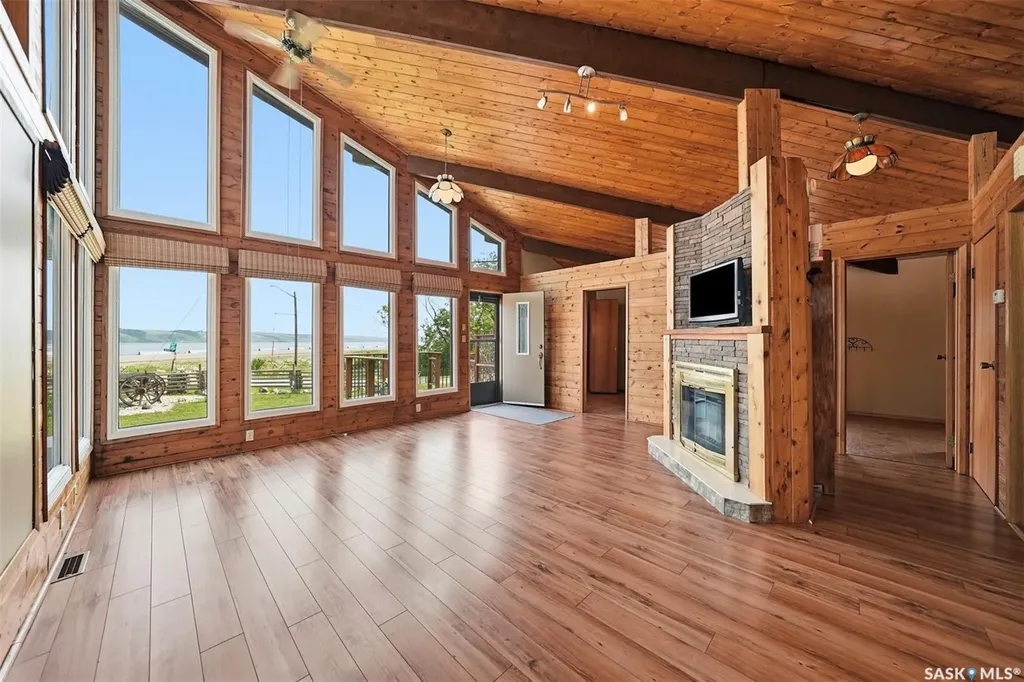 402 Lake Avenue Manitou Beach SK S0K 4T1