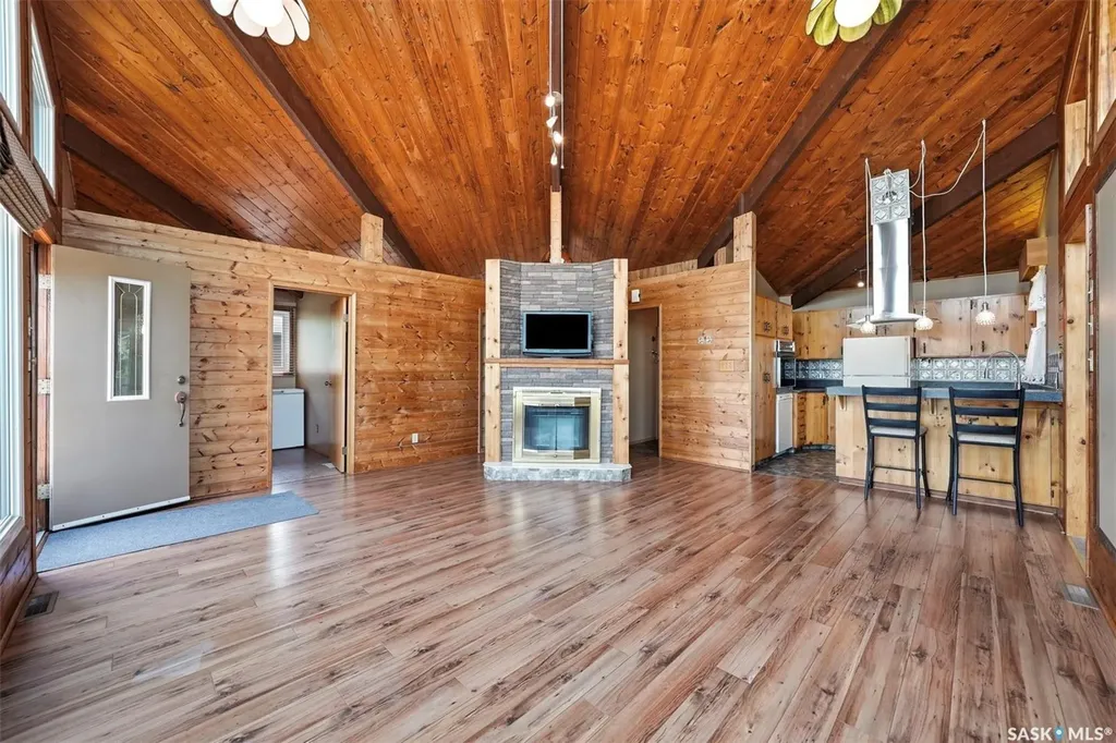 402 Lake Avenue Manitou Beach SK S0K 4T1