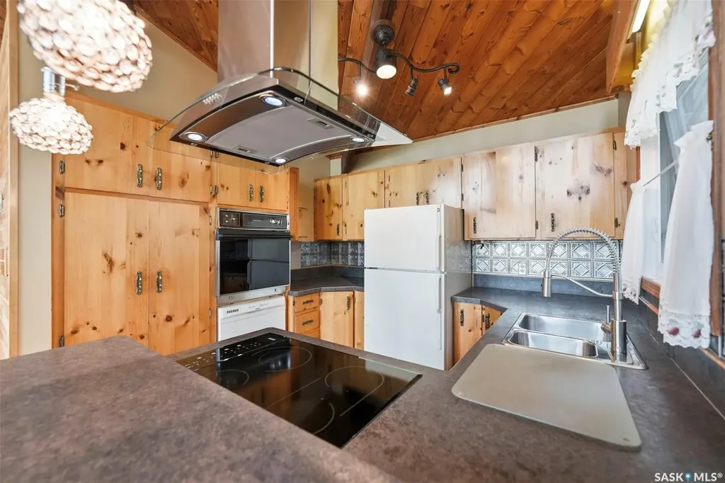 402 Lake Avenue Manitou Beach SK S0K 4T1