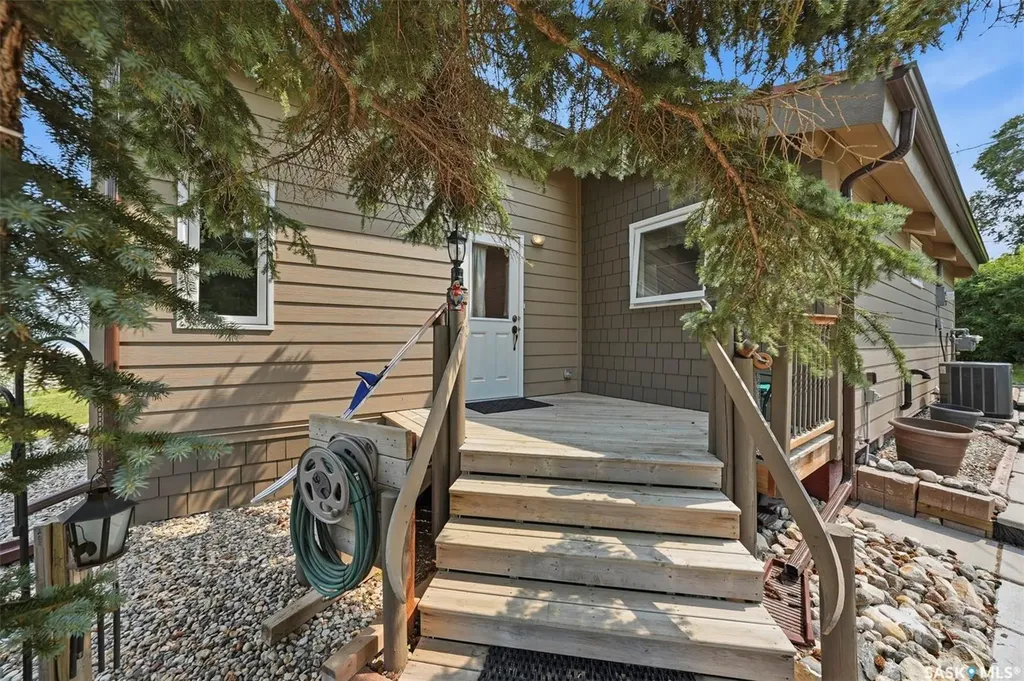 402 Lake Avenue Manitou Beach SK S0K 4T1
