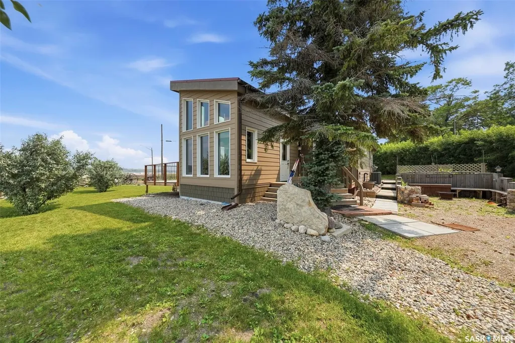 402 Lake Avenue Manitou Beach SK S0K 4T1