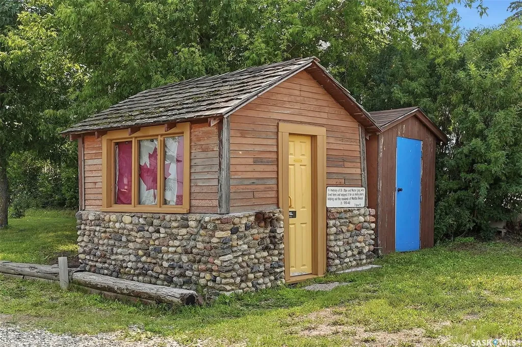 402 Lake Avenue Manitou Beach SK S0K 4T1