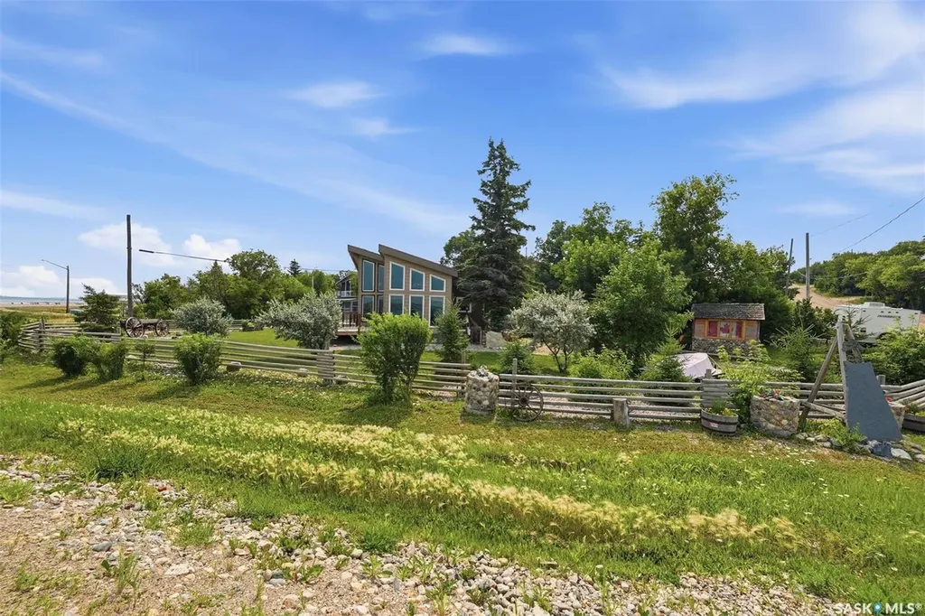 402 Lake Avenue Manitou Beach SK S0K 4T1