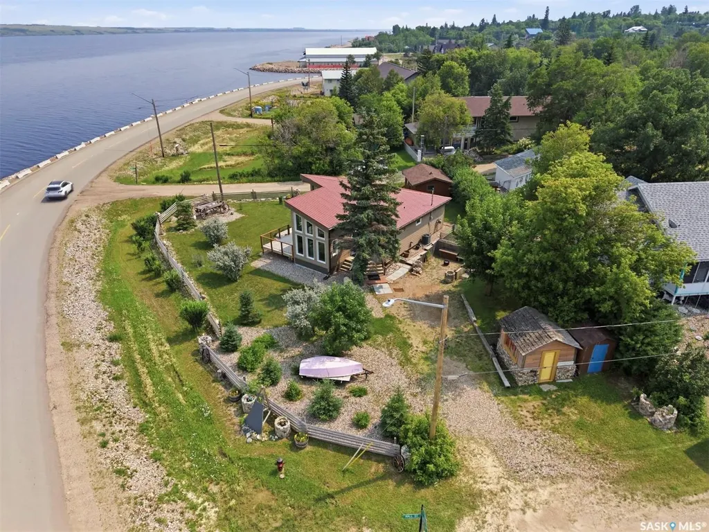 402 Lake Avenue Manitou Beach SK S0K 4T1