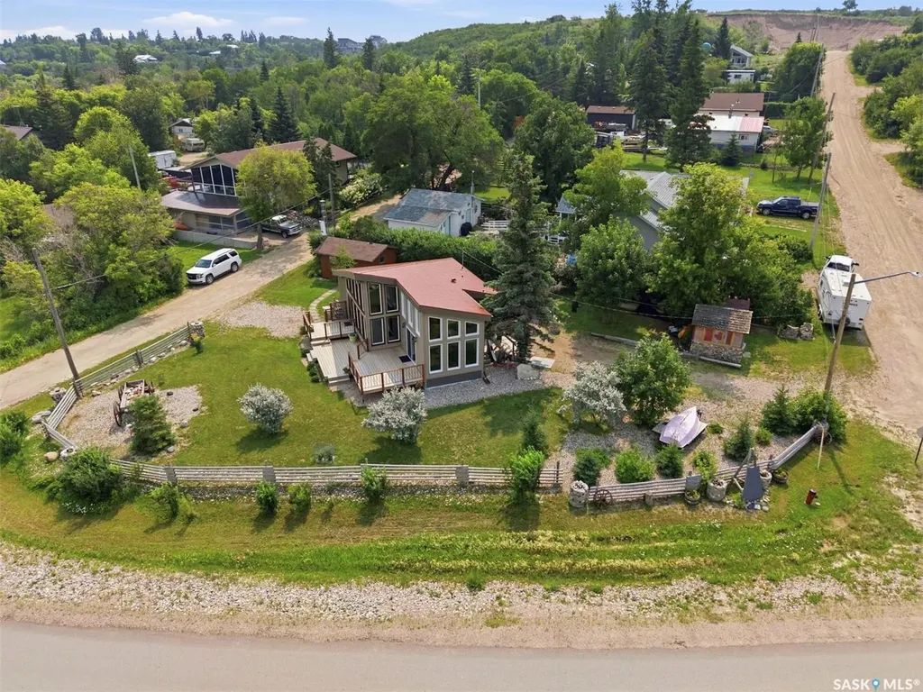 402 Lake Avenue Manitou Beach SK S0K 4T1