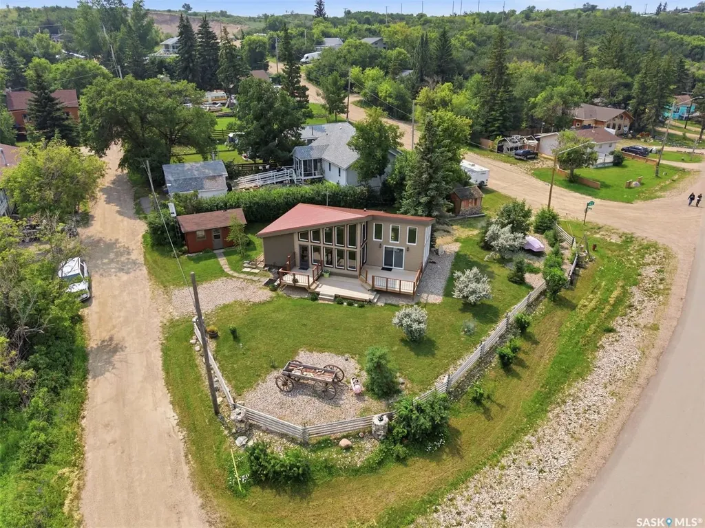 402 Lake Avenue Manitou Beach SK S0K 4T1