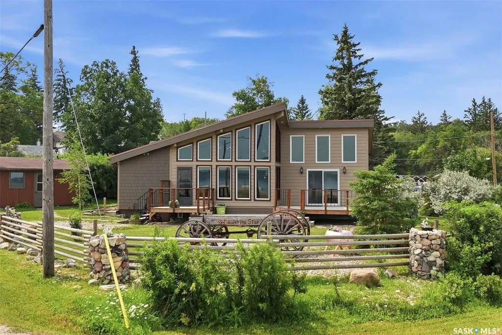 402 Lake Avenue Manitou Beach SK S0K 4T1