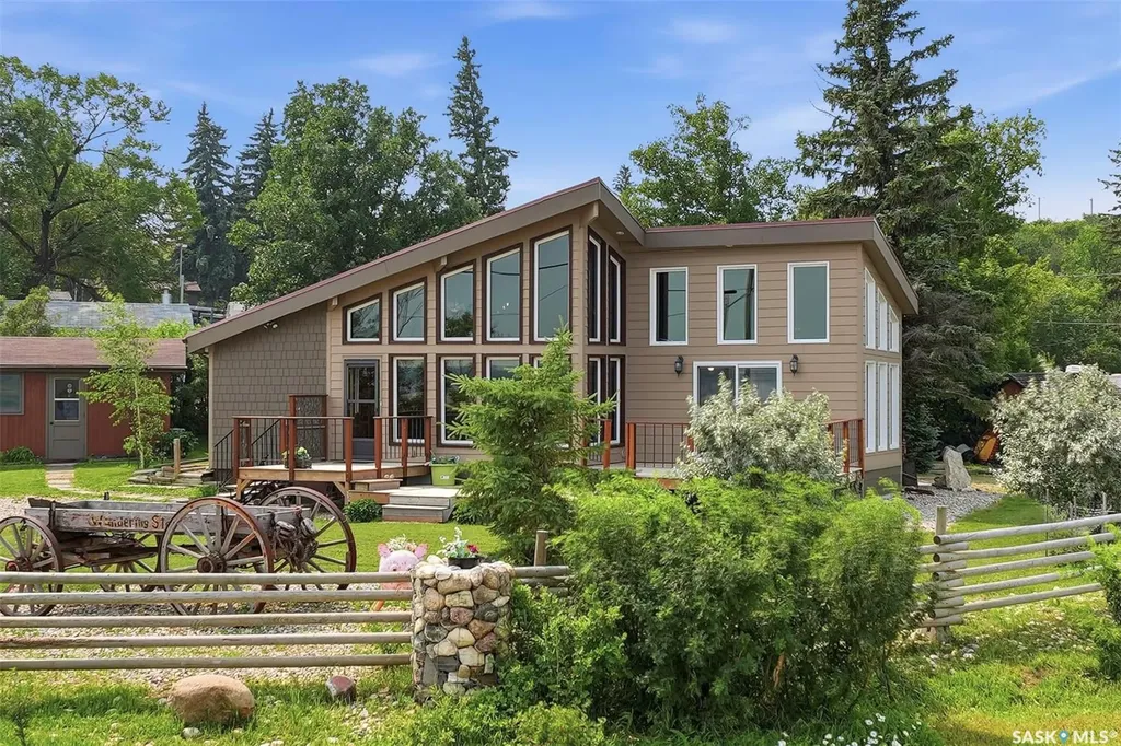 402 Lake Avenue Manitou Beach SK S0K 4T1