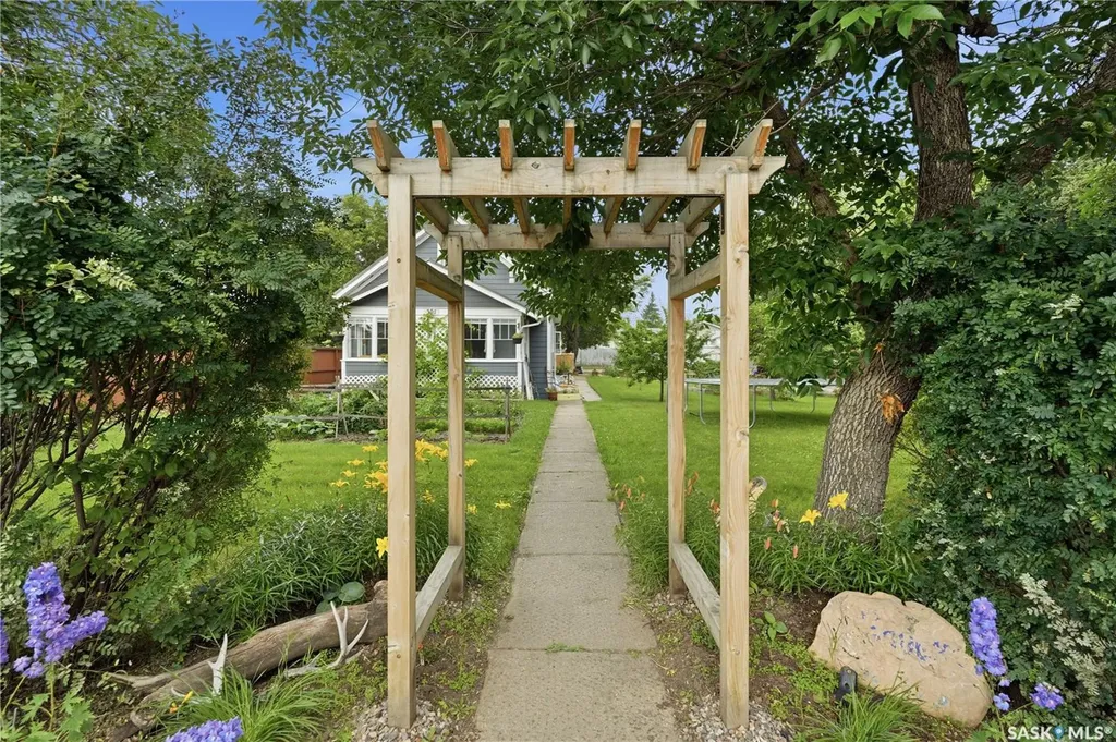 305 2nd Avenue Borden SK S0K 0N0