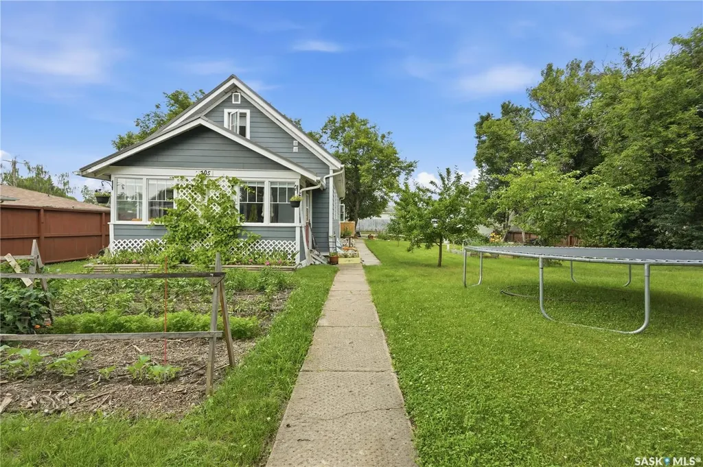 305 2nd Avenue Borden SK S0K 0N0