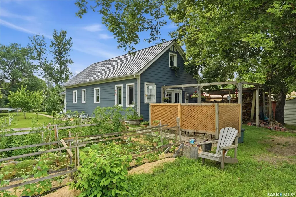 305 2nd Avenue Borden SK S0K 0N0