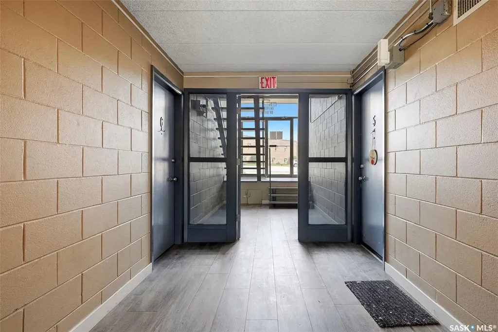 405 Lorne Street N Regina SK S4R 3B2