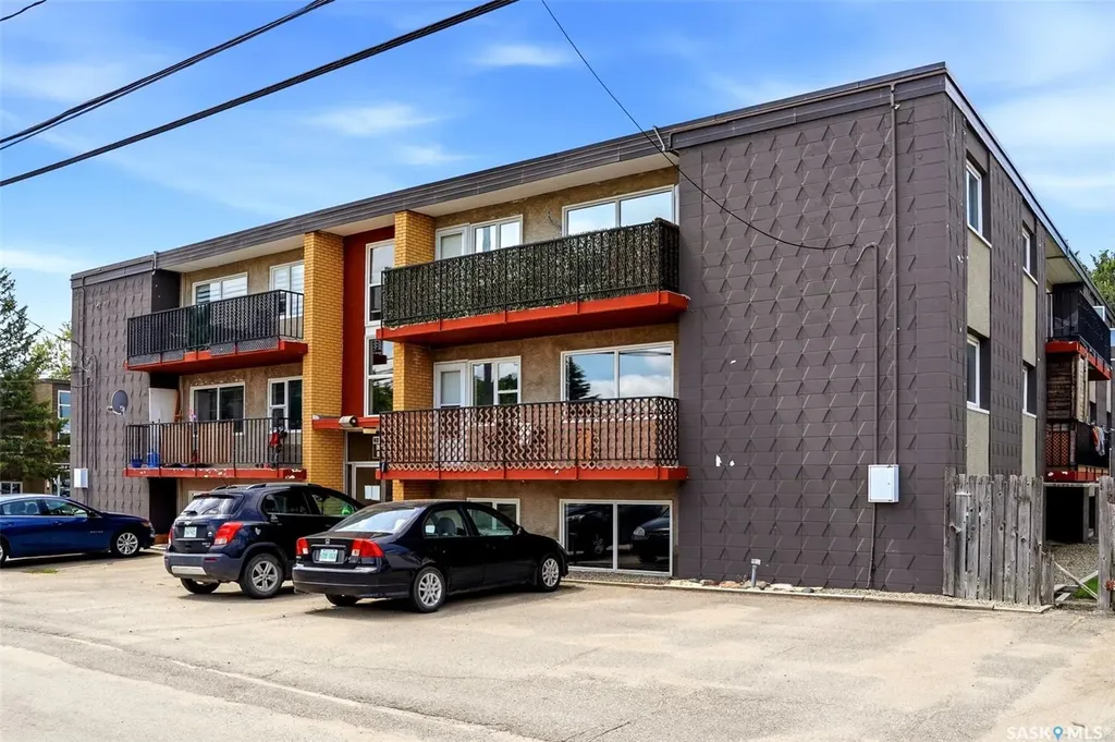 405 Lorne Street N Regina SK S4R 3B2