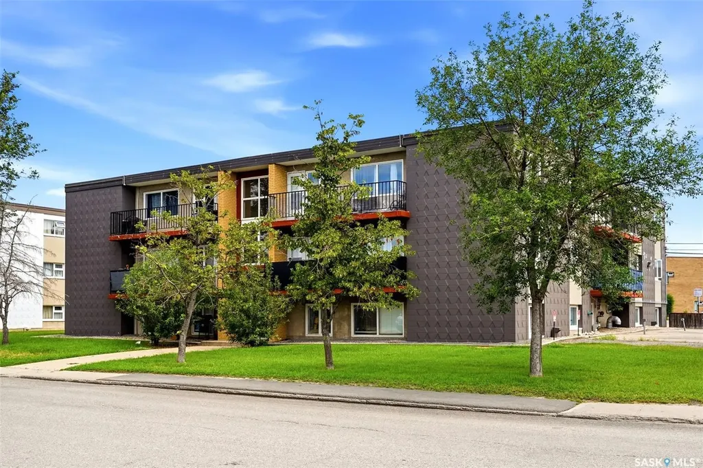 405 Lorne Street N Regina SK S4R 3B2