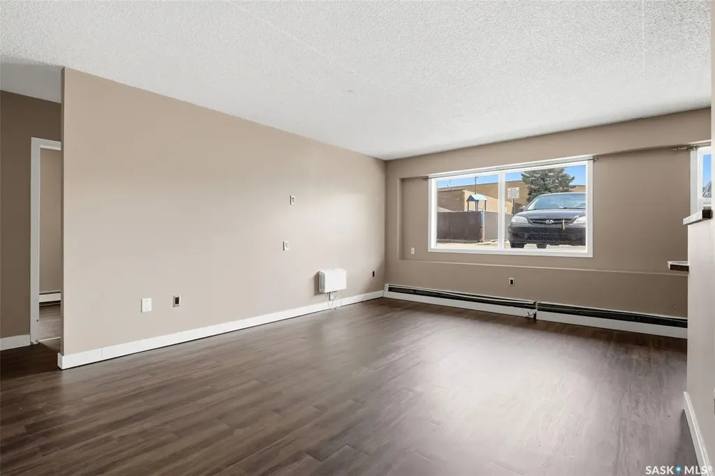 405 Lorne Street N Regina SK S4R 3B2