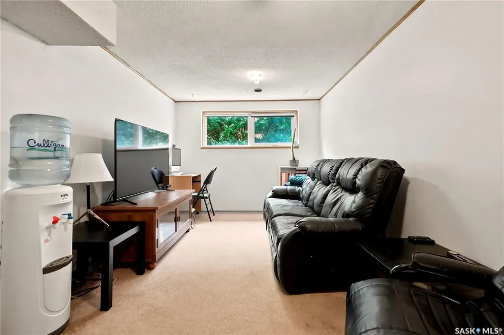 7343 8th Avenue Regina SK S4T 0X2