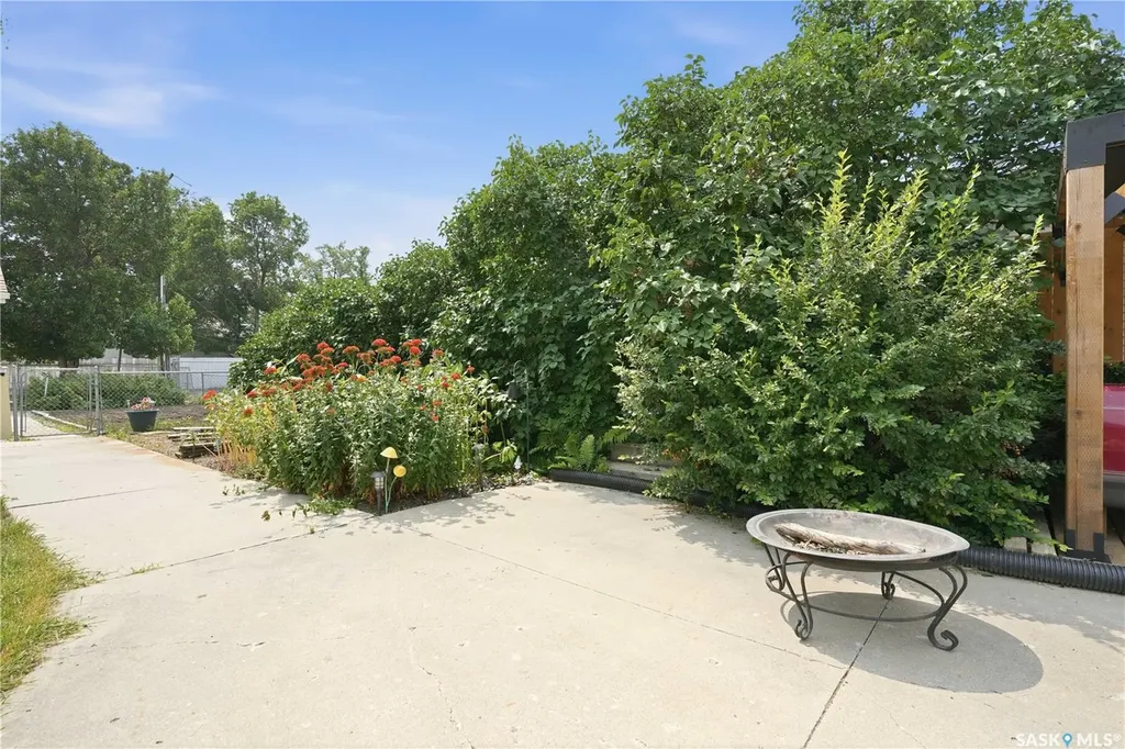 7343 8th Avenue Regina SK S4T 0X2