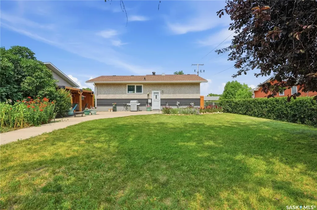 7343 8th Avenue Regina SK S4T 0X2