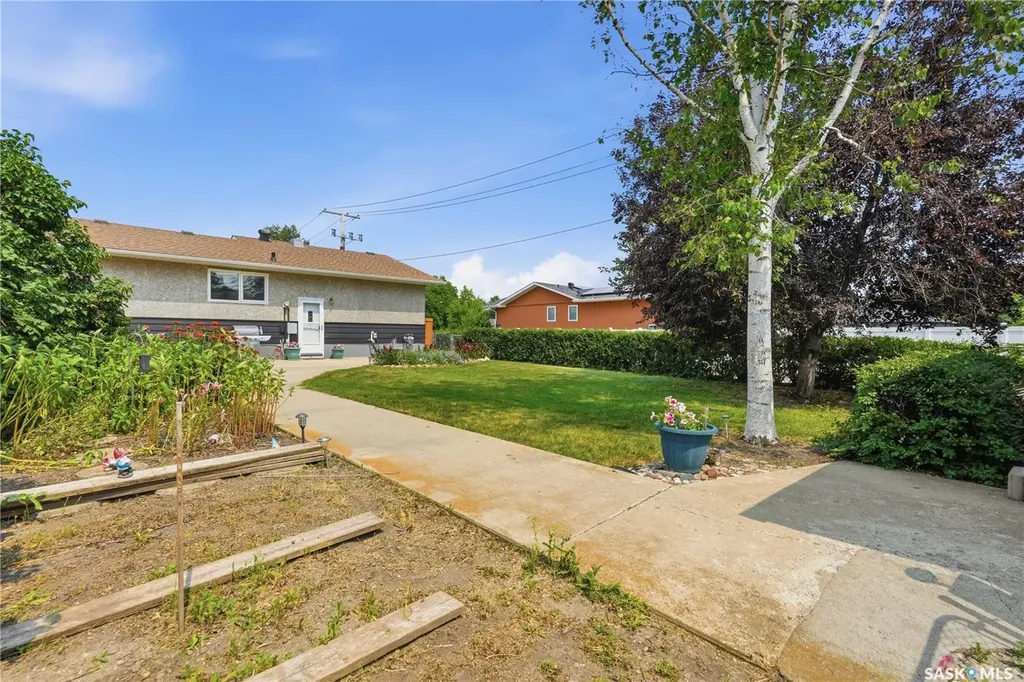 7343 8th Avenue Regina SK S4T 0X2