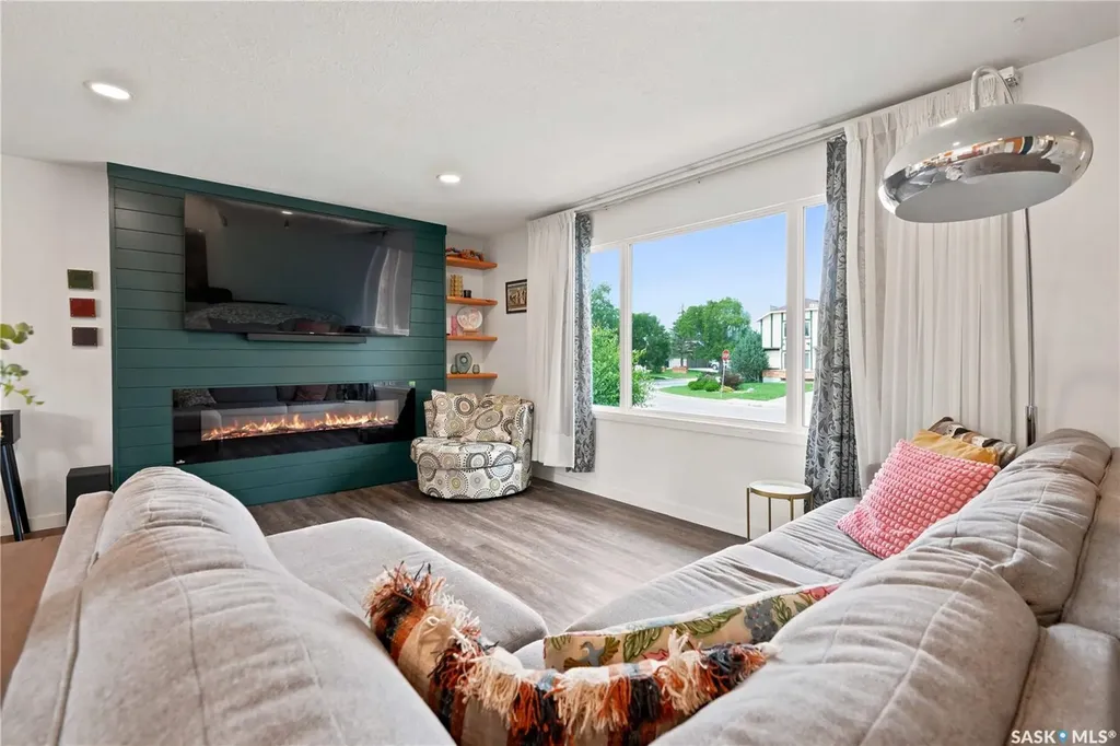 7343 8th Avenue Regina SK S4T 0X2