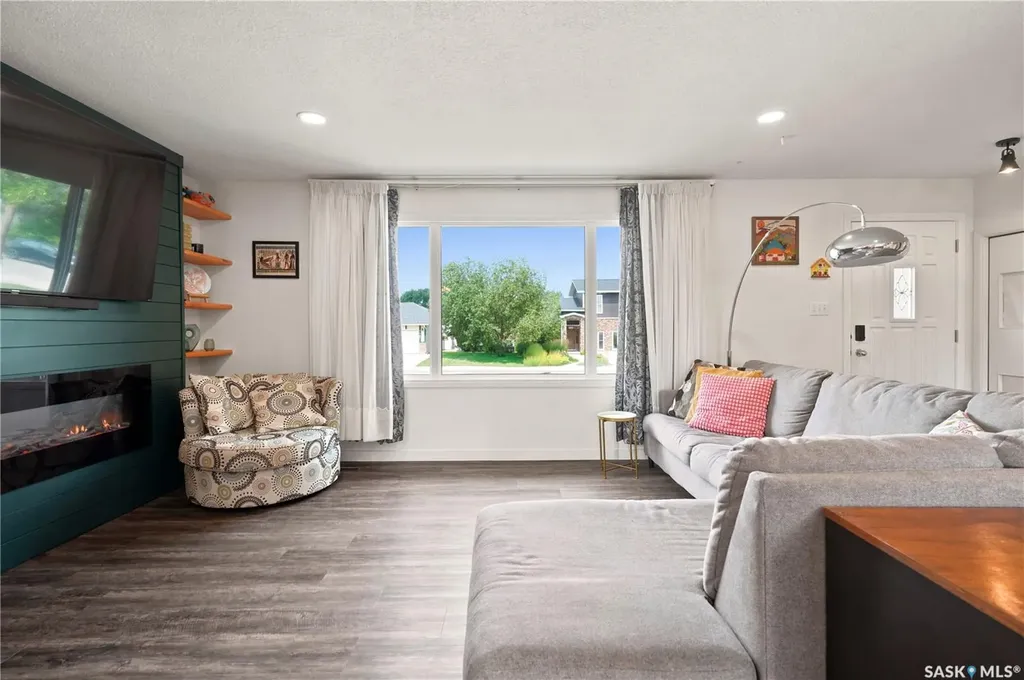 7343 8th Avenue Regina SK S4T 0X2