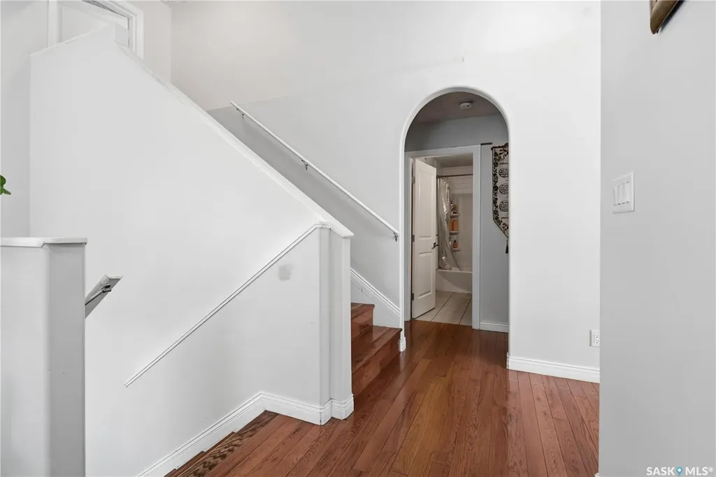 5122 Canuck Crescent Regina SK S4W 0H1