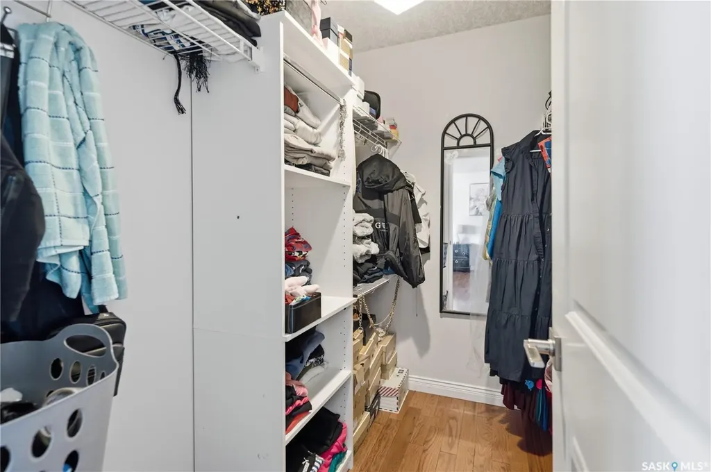 5122 Canuck Crescent Regina SK S4W 0H1