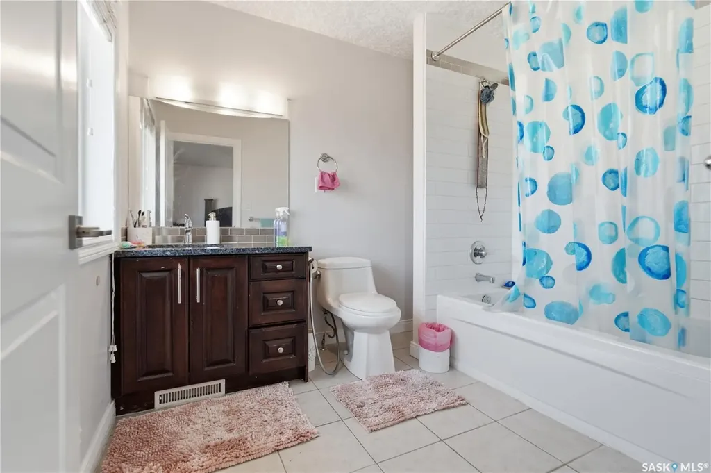 5122 Canuck Crescent Regina SK S4W 0H1