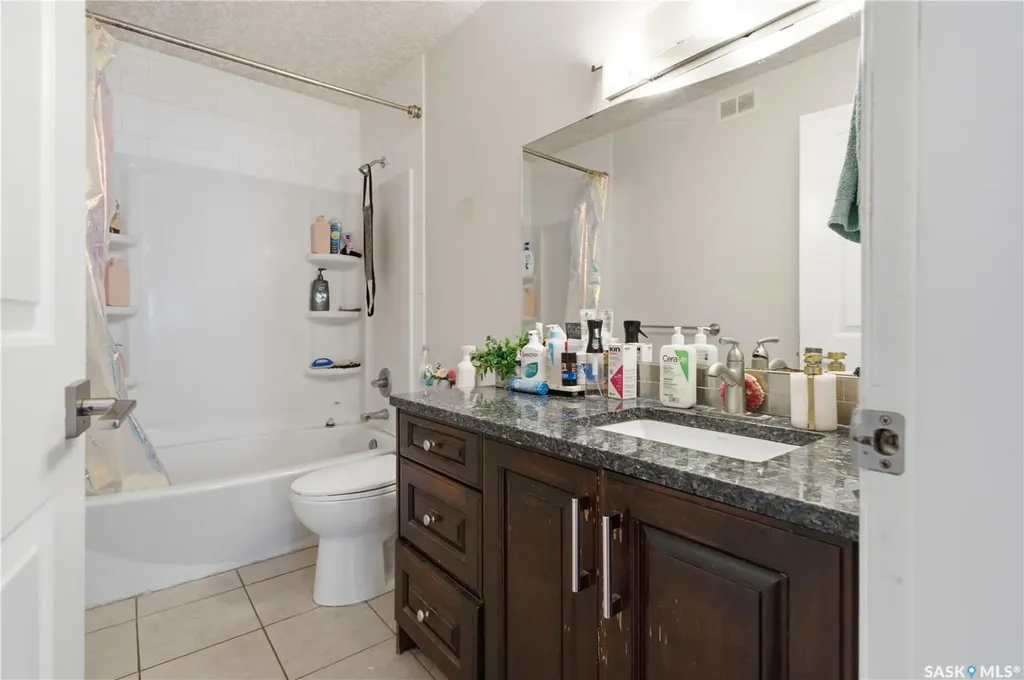 5122 Canuck Crescent Regina SK S4W 0H1